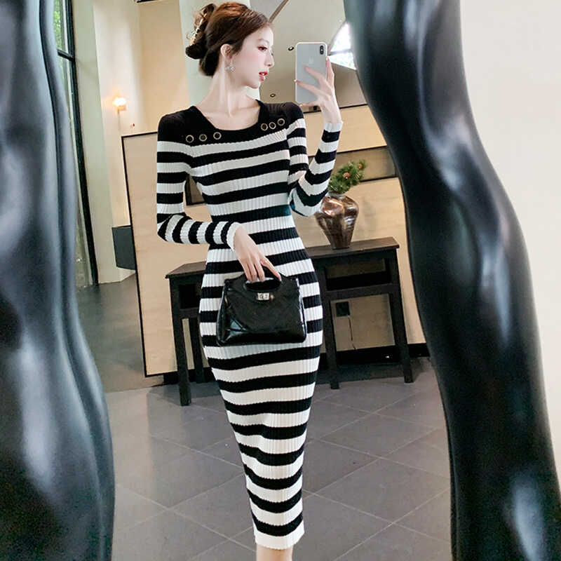 高级感气质条纹针织连衣裙
