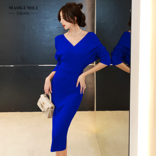 显瘦长款 修身 毛衣裙 v领高级感女人味蝙蝠袖 针织连衣裙女秋冬法式