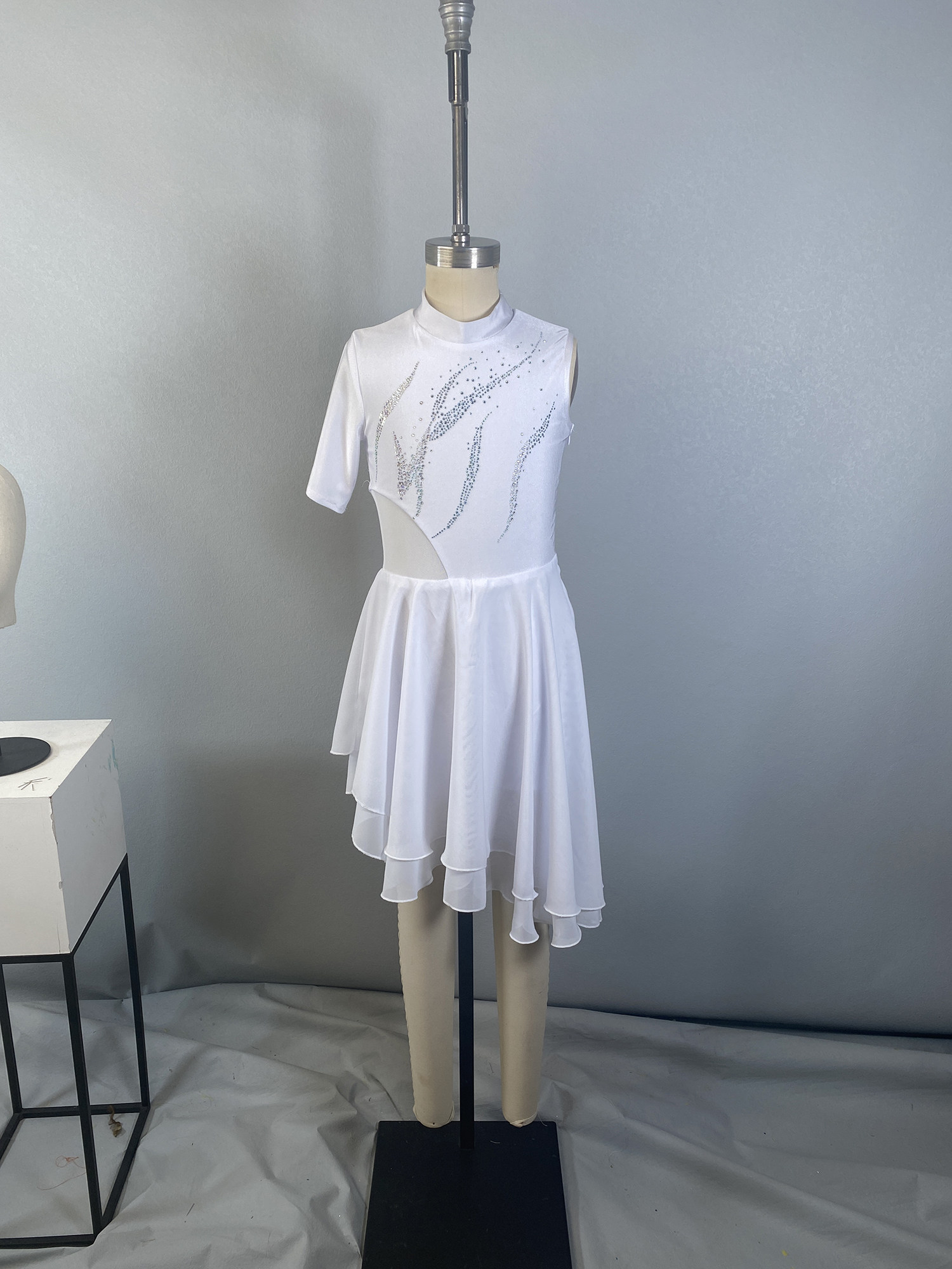 现代舞蹈服装青春远方合唱演出服女成人舞台伴舞广场舞连衣裙套装