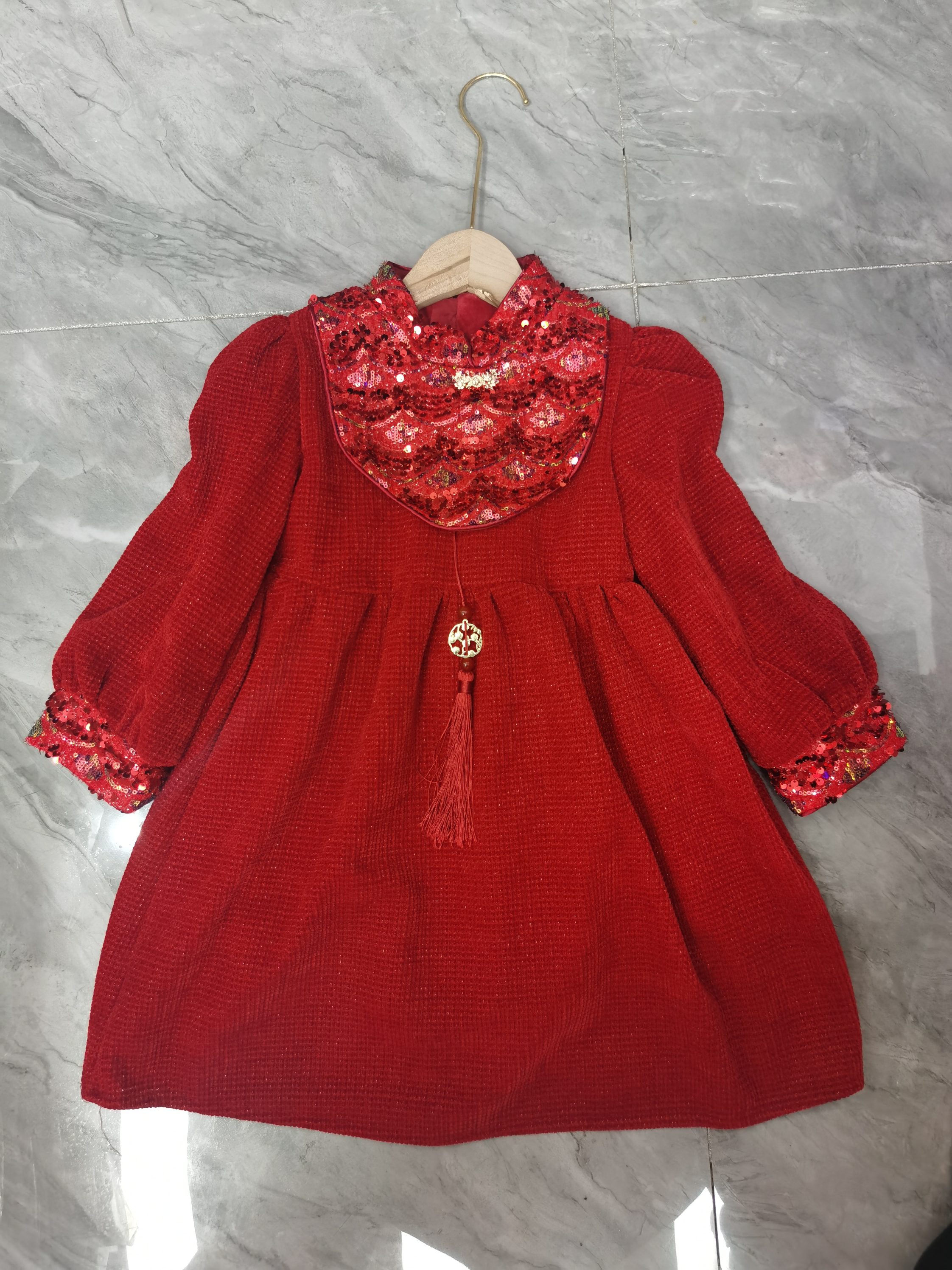 女童秋冬季连衣裙2023新款红裙加绒拜年服洋气公主裙儿童装裙子