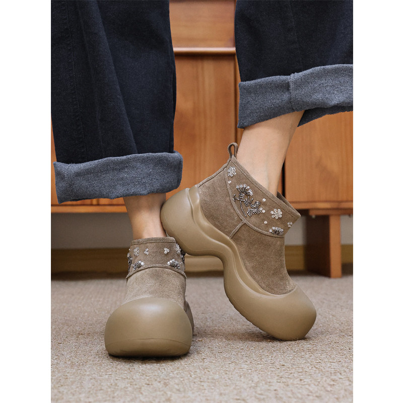 KAKA欧洲客单款磨砂牛皮丑萌大头重工钉珠水钻厚底加绒棉靴雪地靴,女鞋,时尚雪地靴,淘宝优惠券,粉丝福利购,淘宝优惠卷