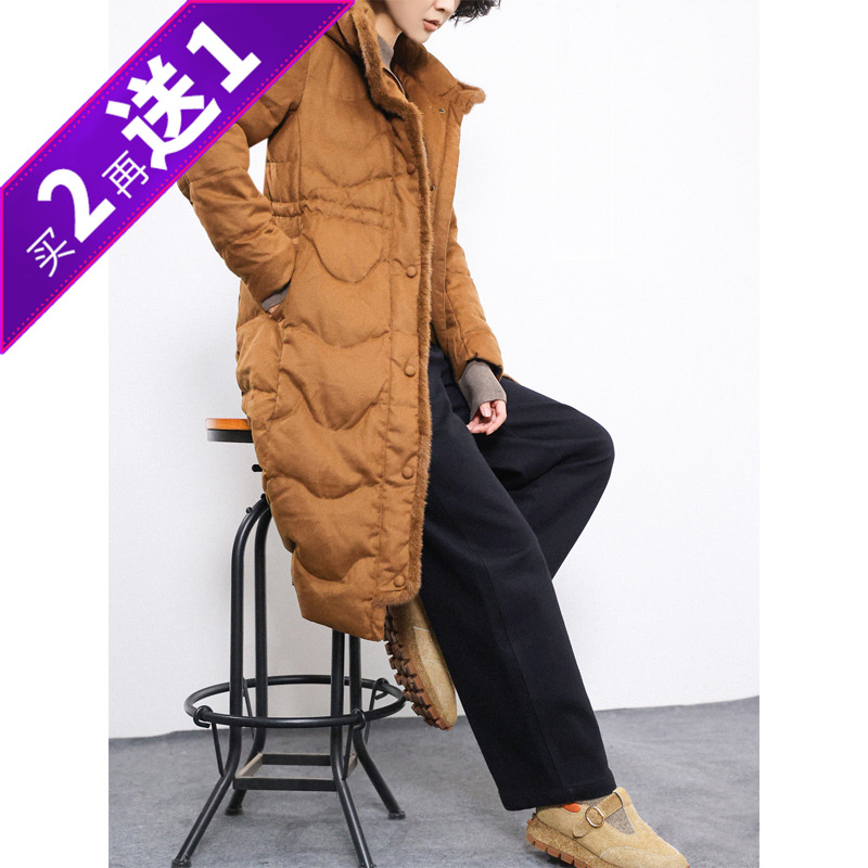 KAKA意大利柜2W+90%白鹅绒连帽水貂帽领拉链暗扣摩登中长羽绒服女