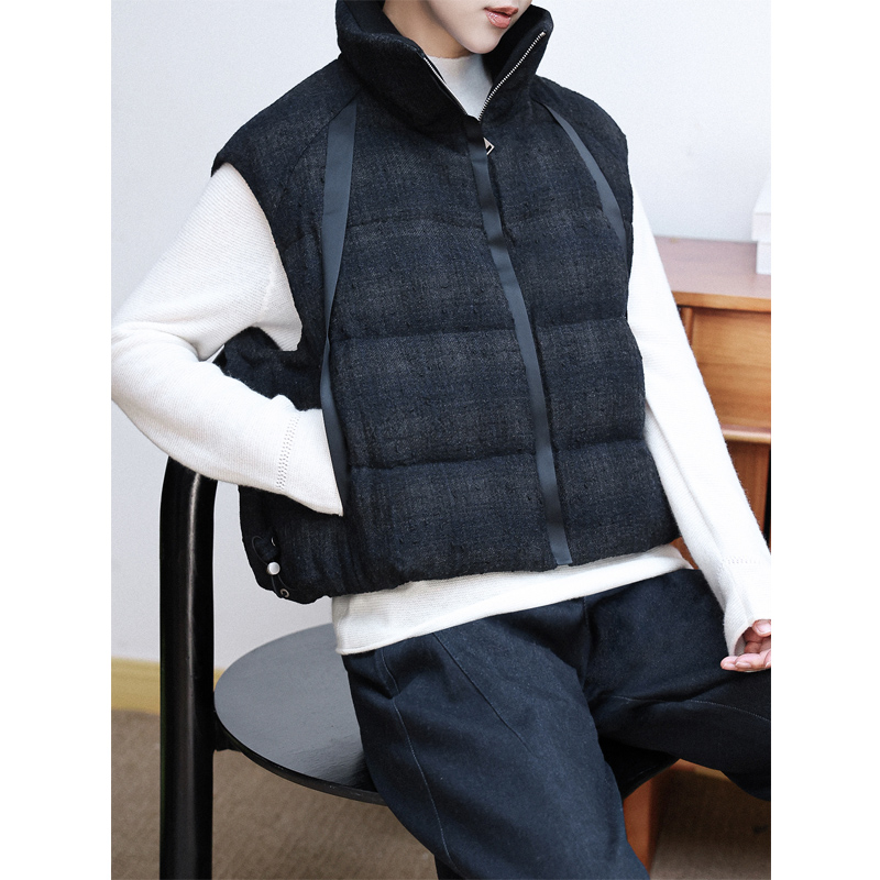 北欧羊毛呢潮版运动风白鹅绒马甲