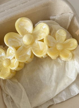 晕染珠光黄色鸡蛋花抓夹头饰女鲨鱼夹发夹度假海边鲨鱼夹发卡发饰