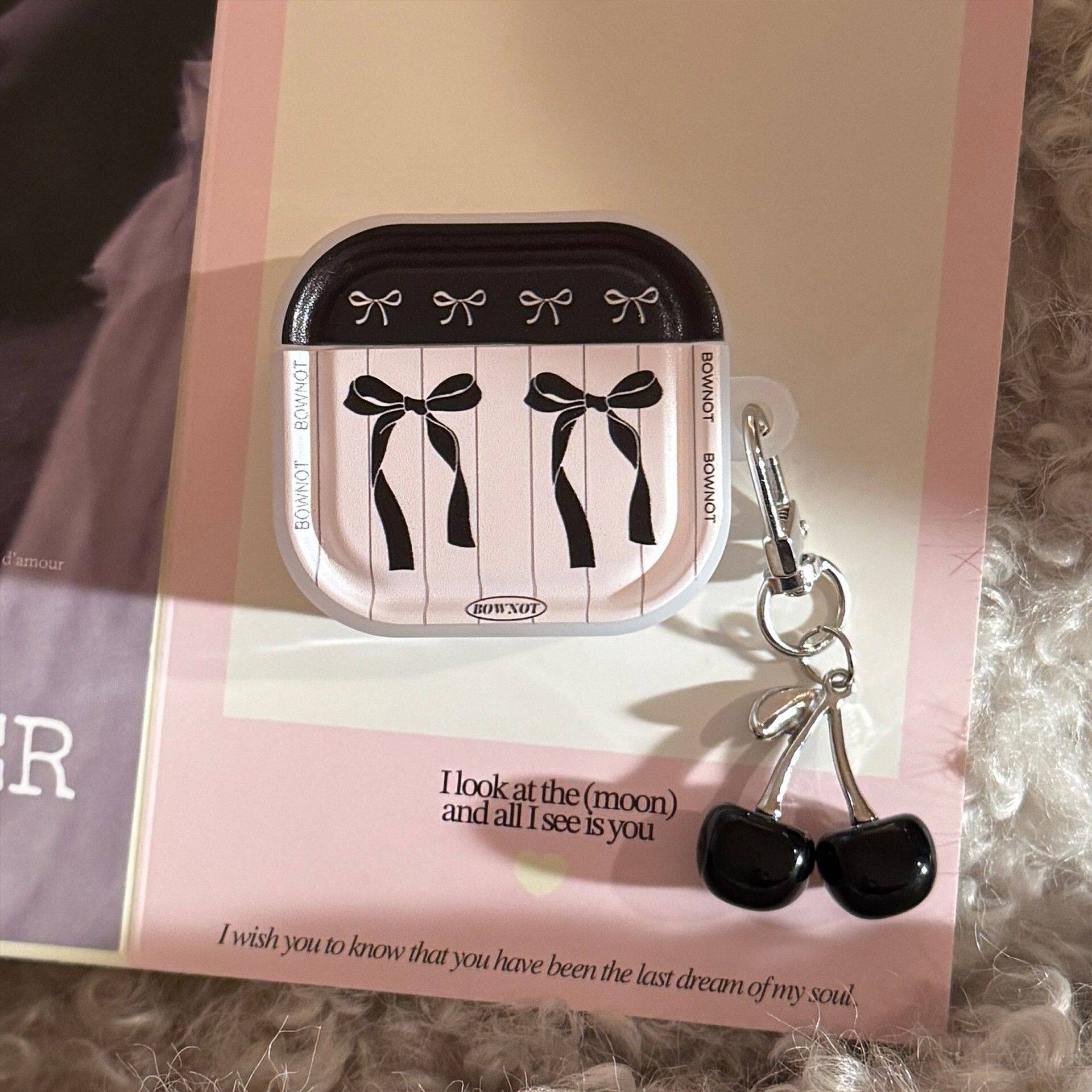 苹果AirPods保护膜甜酷黑粉蝴蝶结苹果Airpods4保护套Pro 2适用蓝牙耳机套3樱桃挂件