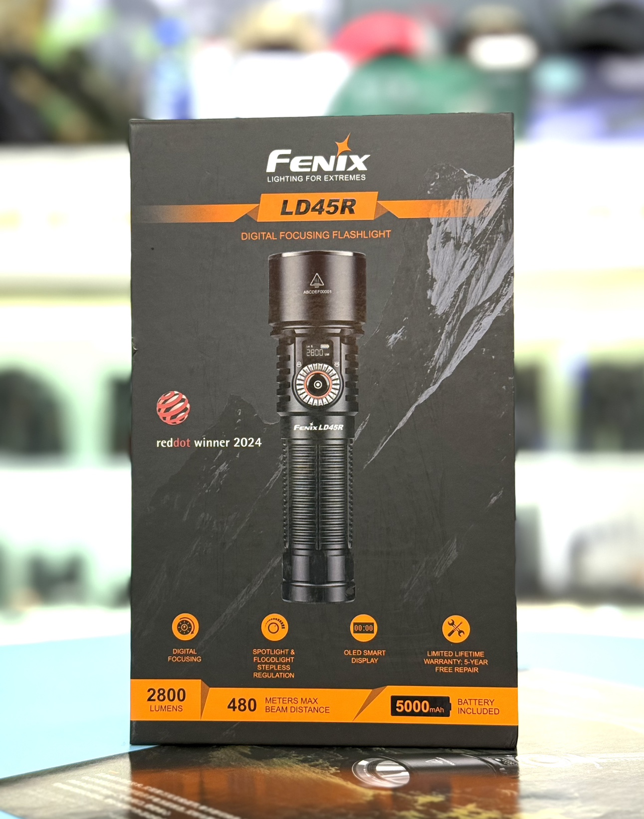 FENIX菲尼克斯LD45R手电筒超亮远射电控调焦无极调光户外搜索救援