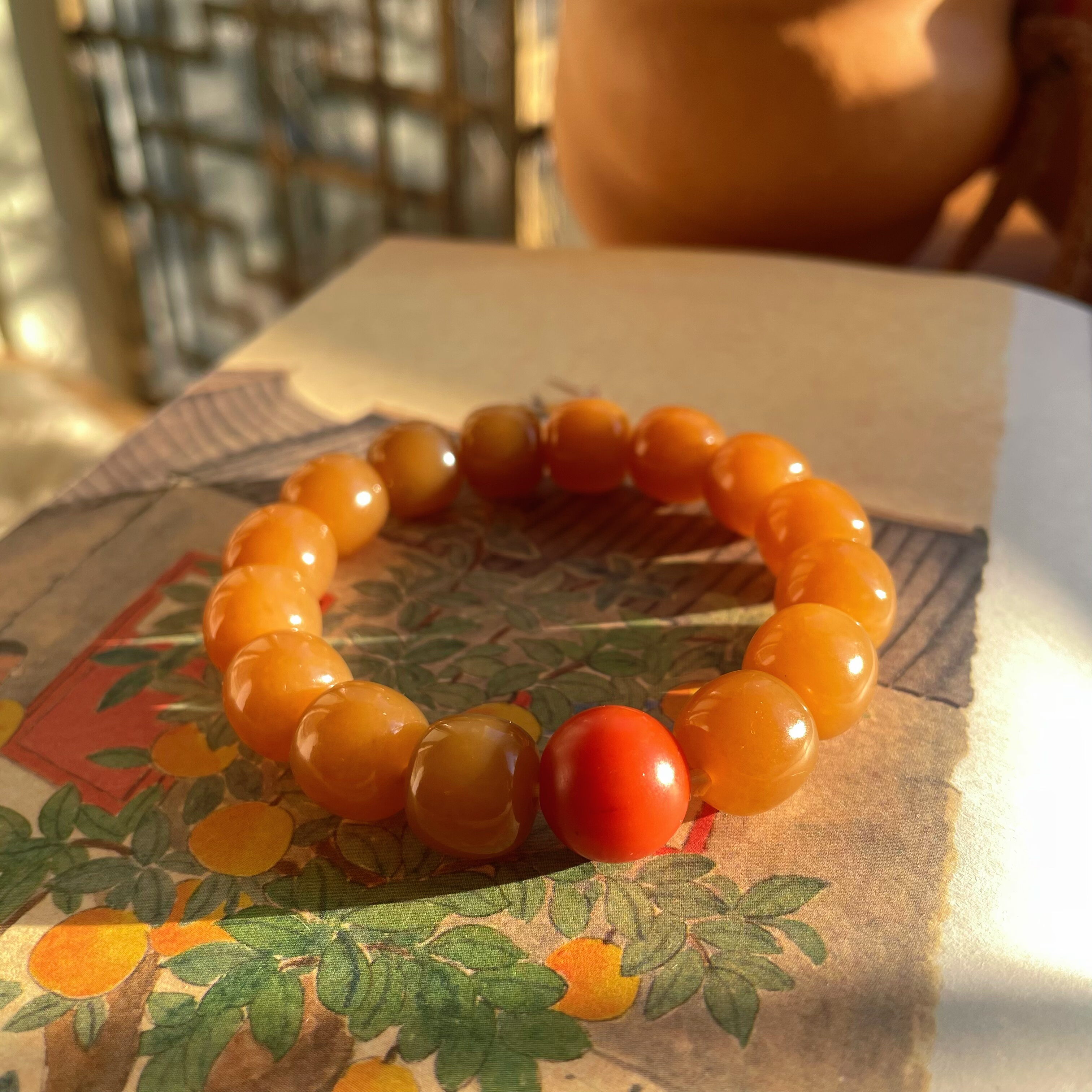 「雅布藤」蜜糖入玉 温柔入骨。新疆且末料和田糖玉手串 老形12mm