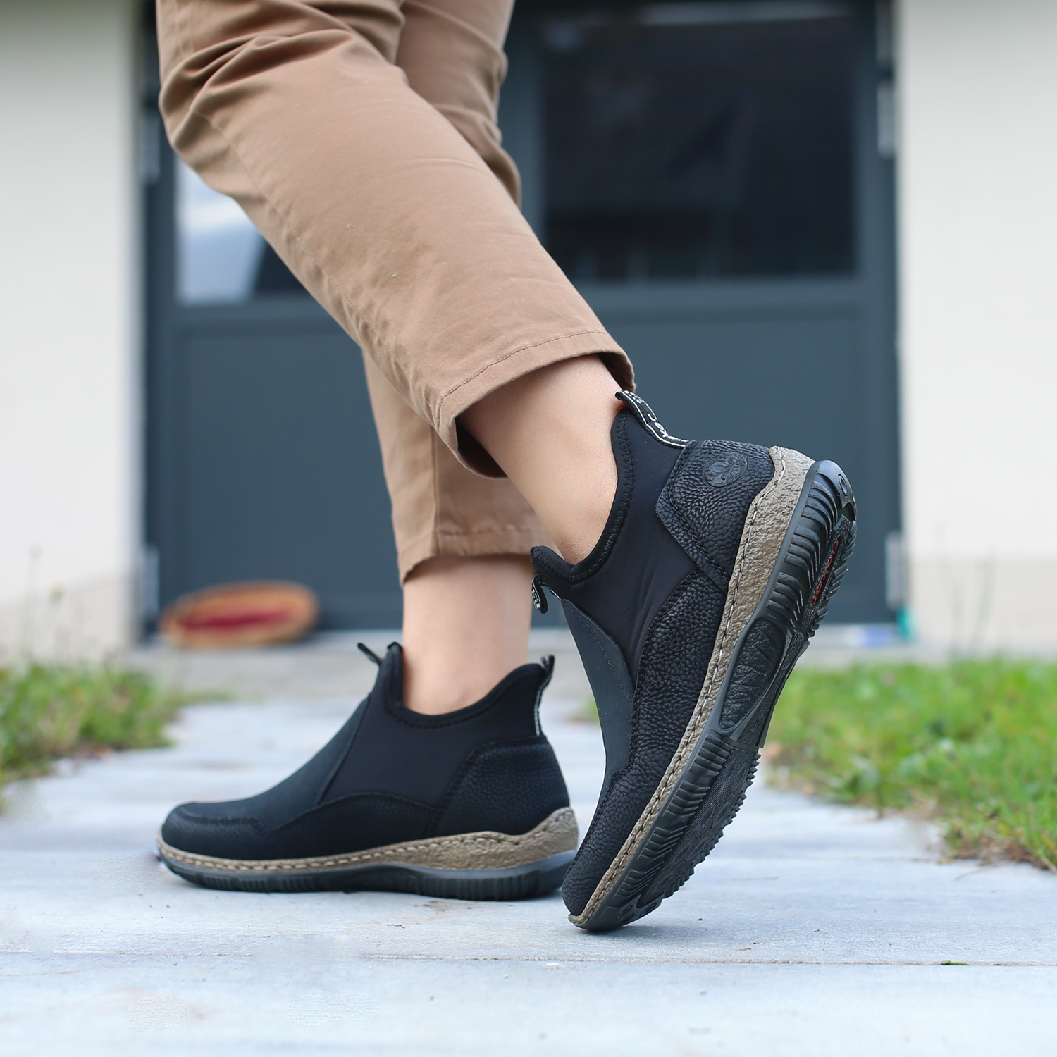 特别舒适 鞋口弹力材质 坡跟防滑底德国RIEKER N3275 宽楦版短靴