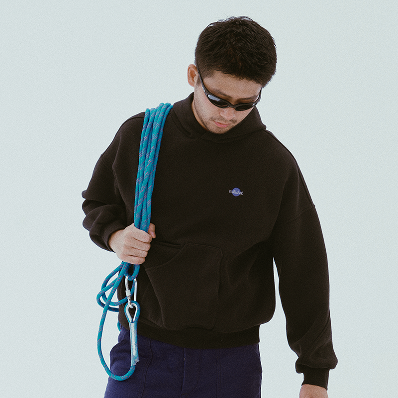 休闲日常圆领连帽设计感长袖纯棉