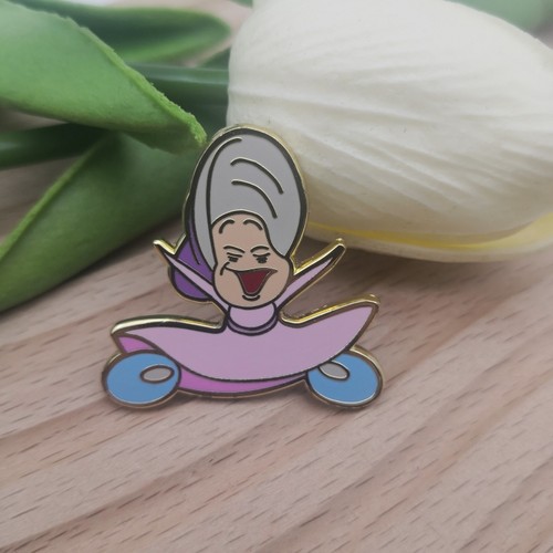 爱丽丝梦游仙境牡蛎宝宝动画周边金属徽章