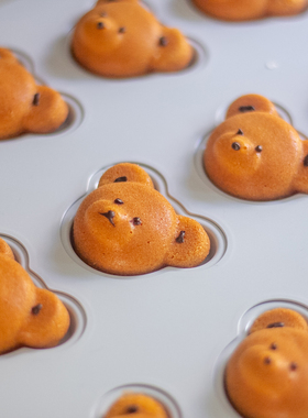 白色不粘12连小熊玛德琳模 日式卡通立体熊30*30cm蛋糕模烘焙烤盘