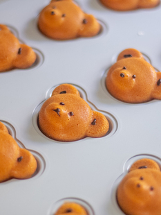 白色不粘12连小熊玛德琳模 日式卡通立体熊30*30cm蛋糕模烘焙烤盘