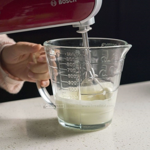 可打发淡奶油 表面凸凹马赛克刻度玻璃量杯 牛奶杯 1000ml