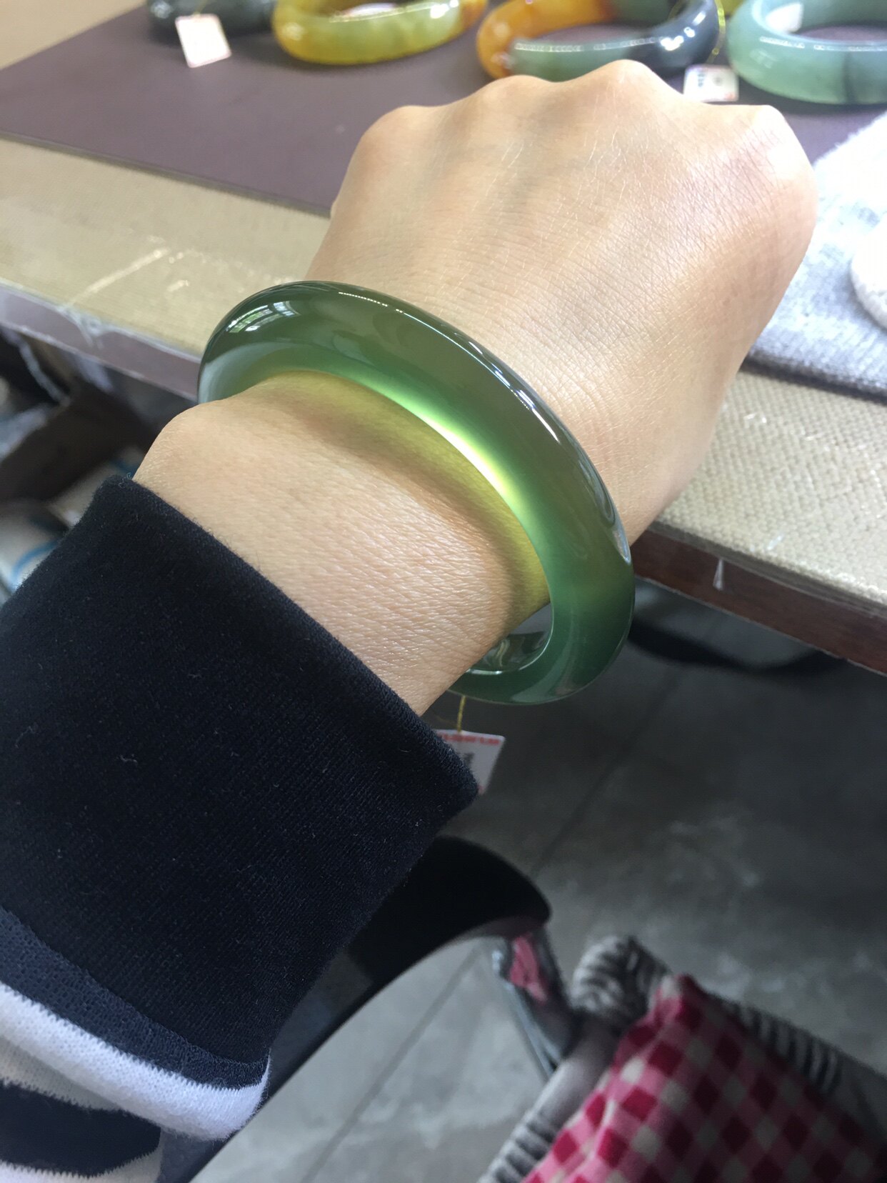 辽宁岫岩玉、国石美玉、岫玉王者、深坑老料180、酒瓶绿色。