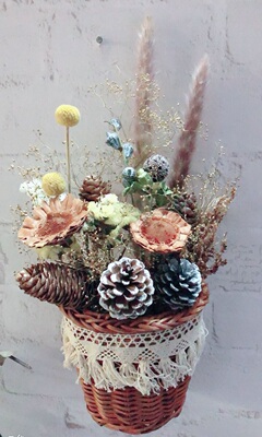 爱丽丝的花园进口非洲木太阳黄金球霞草松果篮子组合壁挂花艺装饰