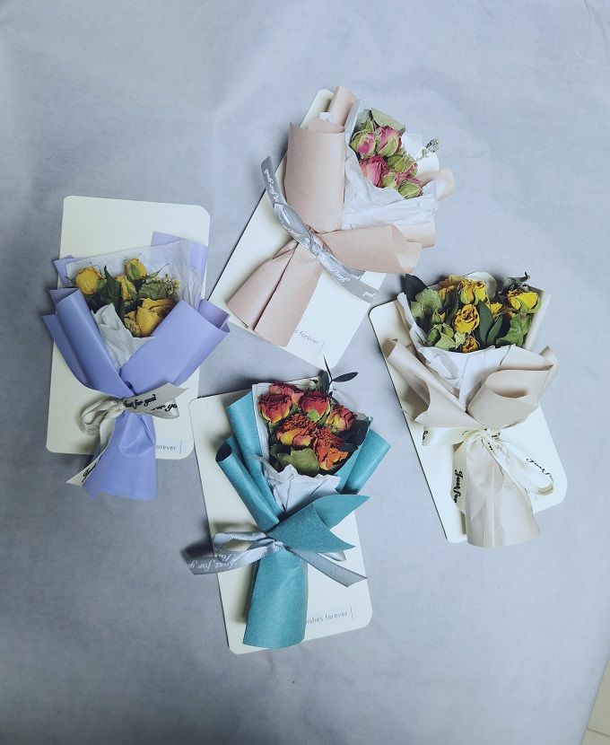 迷你小花束礼物复古缤纷玫瑰干花卡片送女友女神情人节小花伴手礼