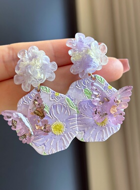温柔紫色浮雕花朵蝴蝶耳环女设计感小众高级感温柔油画艺术风耳饰