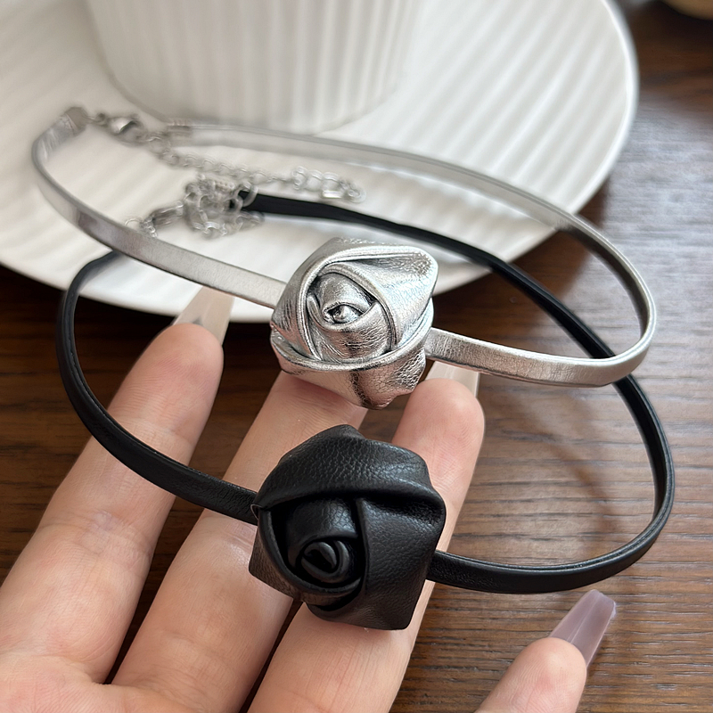 个性银色花朵项圈配饰仿皮质