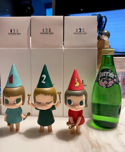 圣诞树奈良美智公仔台灯镜子潮玩手办摆件鼓手玩偶节日礼物森子