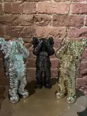 Kaos Holiday Astronaut Electroplated Trendy Toy Figurine Kaos Ornament Sculpture Children's Trendy Brand