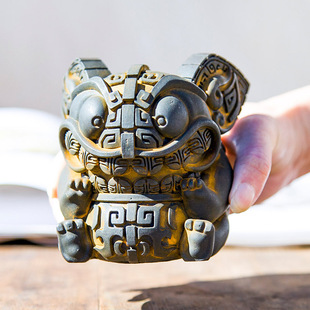 新中式创意国风仿铸铁吞金兽桌面小摆件书房手工制作精致装饰品