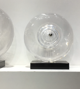 圆形进口树脂办公桌餐边柜装饰品