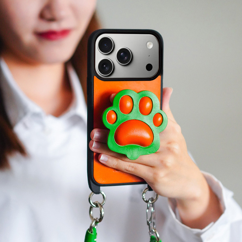 两针一线原创猫爪狗爪适用苹果17promax手机壳新款小众支架斜挎iphone16promax真皮创意挂绳保护套15pro