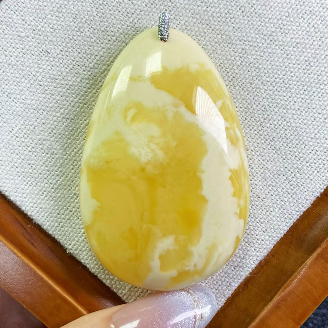 5185号天然无优化俄料蜜蜡溶洞花白蜜大水滴原石吊坠一图一物