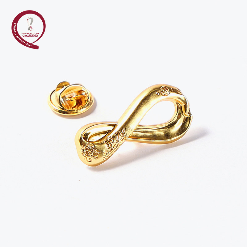 FIFA授权2022卡塔尔世界杯会徽足球纪念品球迷周边金属徽章礼物