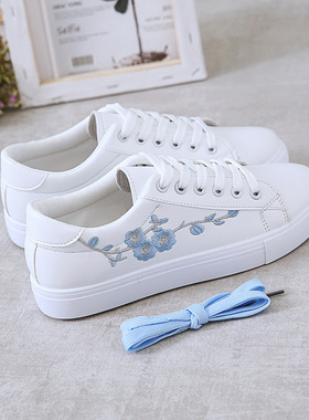 百搭小白鞋今年超流行白色鞋子可爱学生轻便女款板鞋女士休闲好看