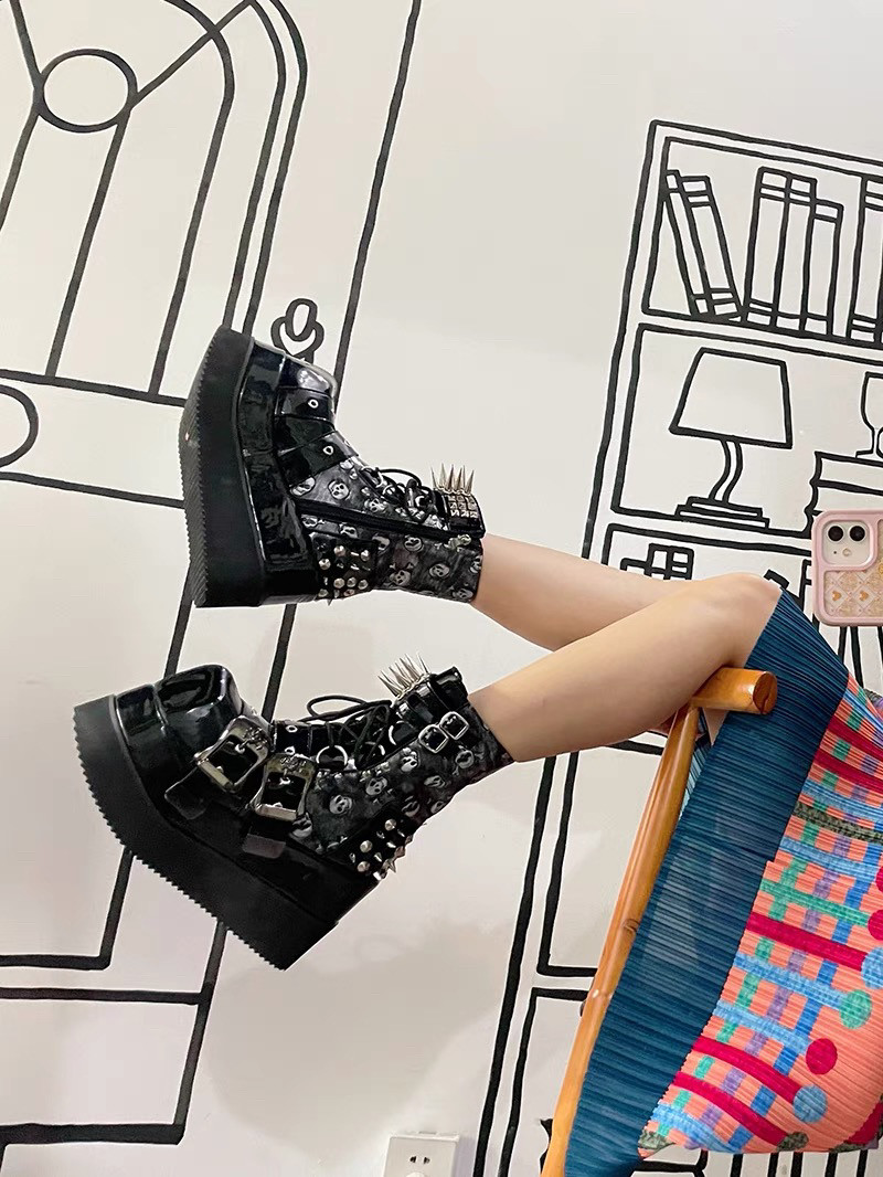 2022原创新款长尖铆钉增高12cm金属摇滚男女同款松糕马丁靴骷髅头,女鞋,马丁靴,淘宝优惠券,粉丝福利购,淘宝优惠卷