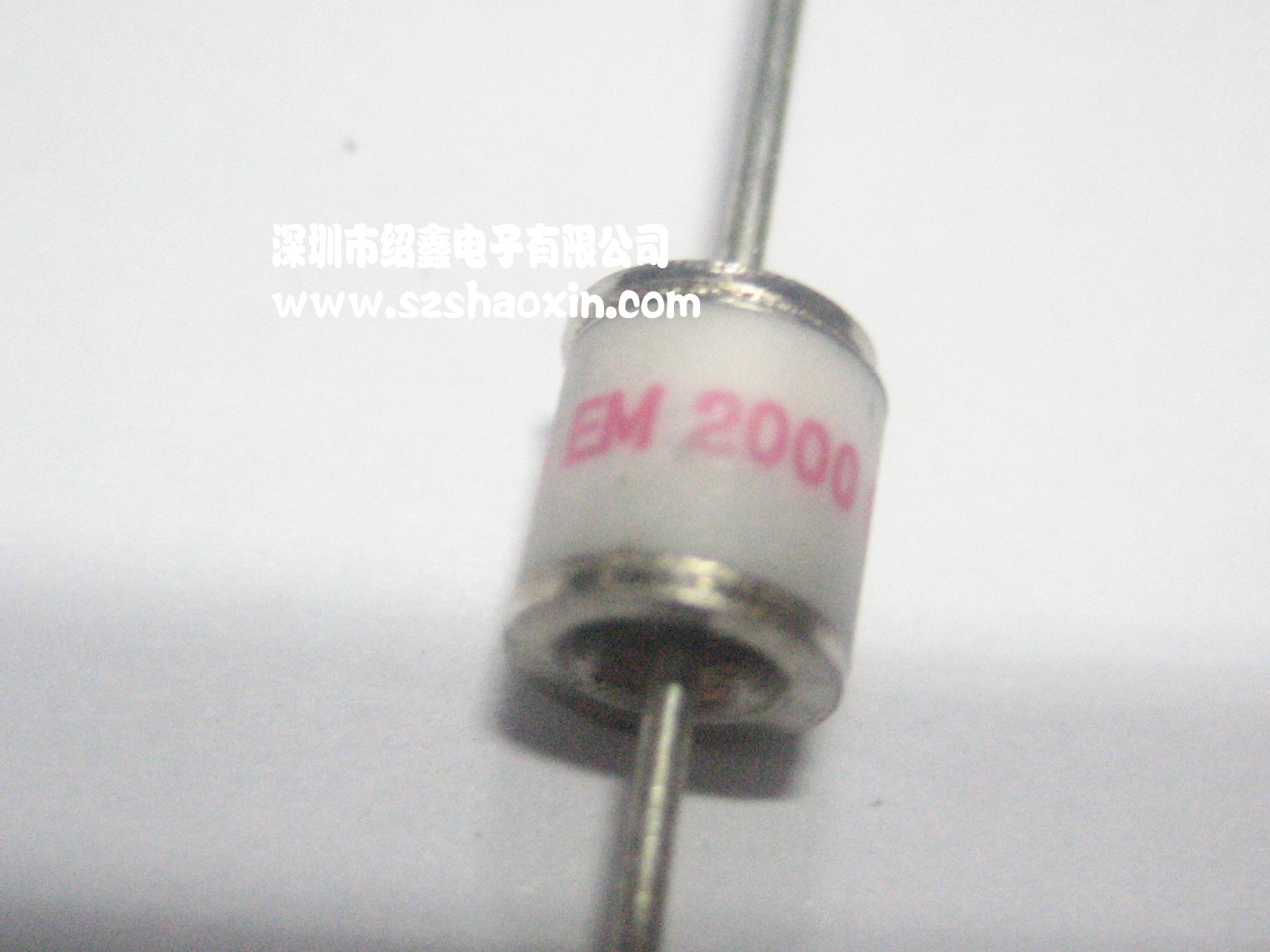 西门子 EPCOS 2000V陶瓷气体放电管 EM2000X 2KV 2R2000 5.5*6