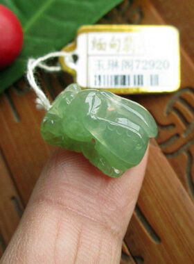 72922保真快乐小蜜蜂小吊坠立体款 缅甸玉天然A货翡翠玉 实物拍图