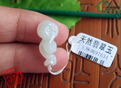 天然a货翡翠生肖蛇缅甸玉