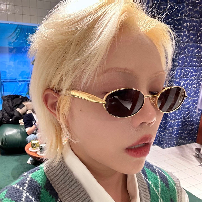 ins网红同款沙丁鱼镜腿太阳镜女金属小脸椭圆形复古小框街拍墨镜