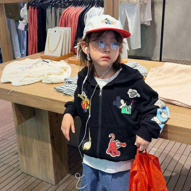 古德家26秋季新品童装中小童男童个性卡通印花黑色毛圈连帽卫衣