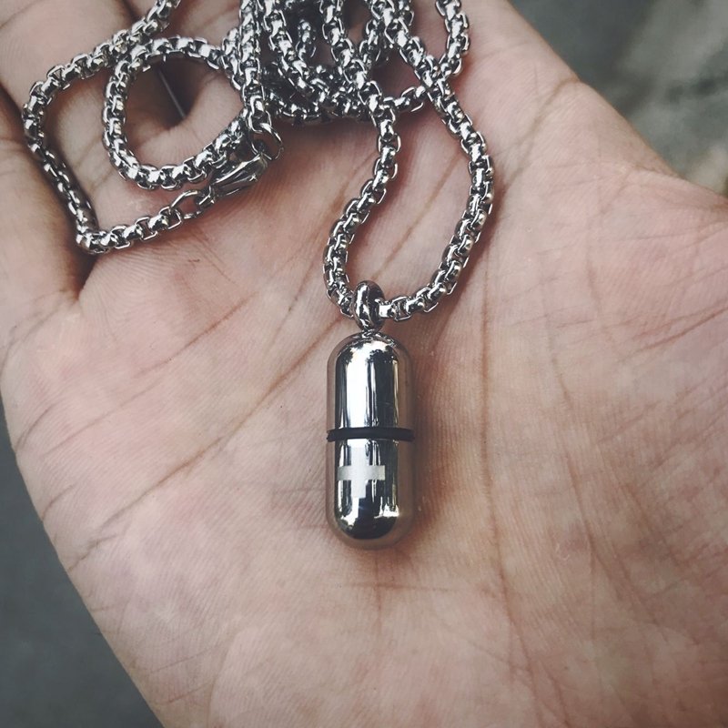 小众设计感可打开空心药丸吊坠男女个性时尚学生简约项链潮男饰品