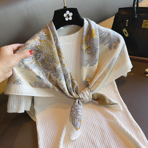 丝巾女方巾秋冬装饰百搭旅游披肩