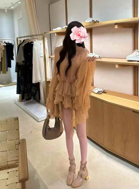 层叠花边A摆喇叭袖露背连衣裙