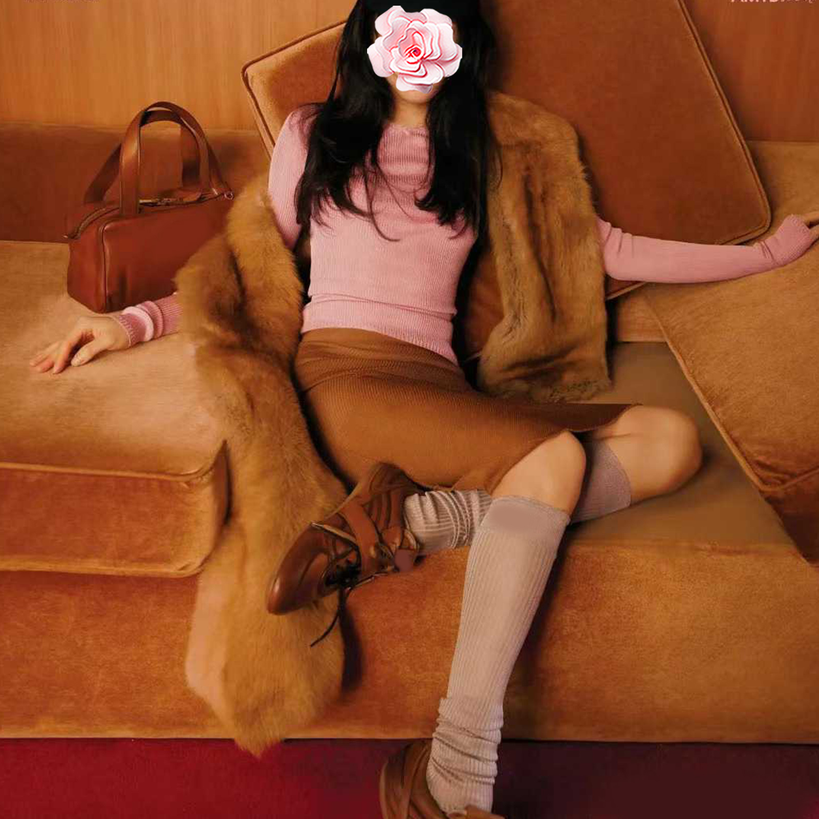 柔软爽滑垂坠小V领修身薄针织衫