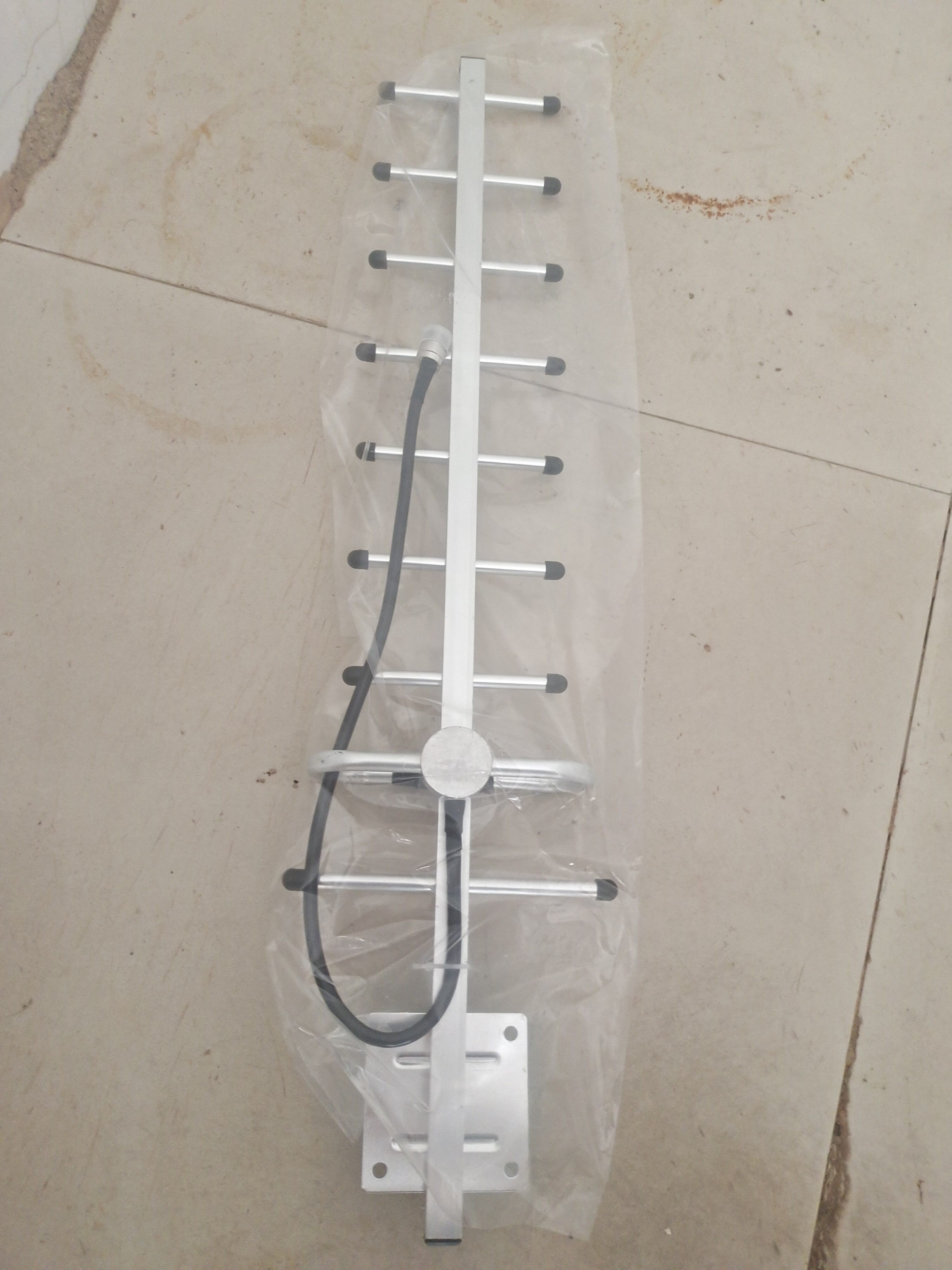 GSM九单元八木定向天线 806-960MHZ手机信号放大器座机室外天线