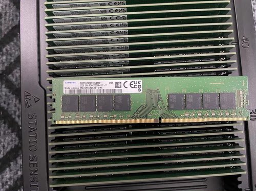 三星 32G 2RX8 PC4-3200AA-U DDR4台式机内存条 M378A4G43AB1-CWE