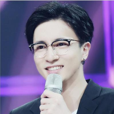 水原希子宋茜眼镜架薛之谦同款