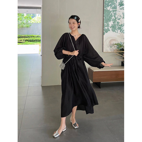 MYA丝感廓形纯色法式优雅连衣裙