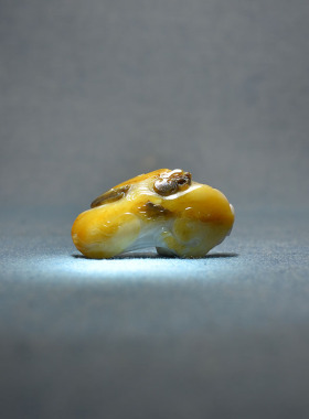 长50黑皮黄皮独籽料貔貅螭龙手牌