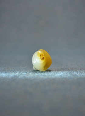 洒金皮白玉独籽料猴吊坠手串配珠