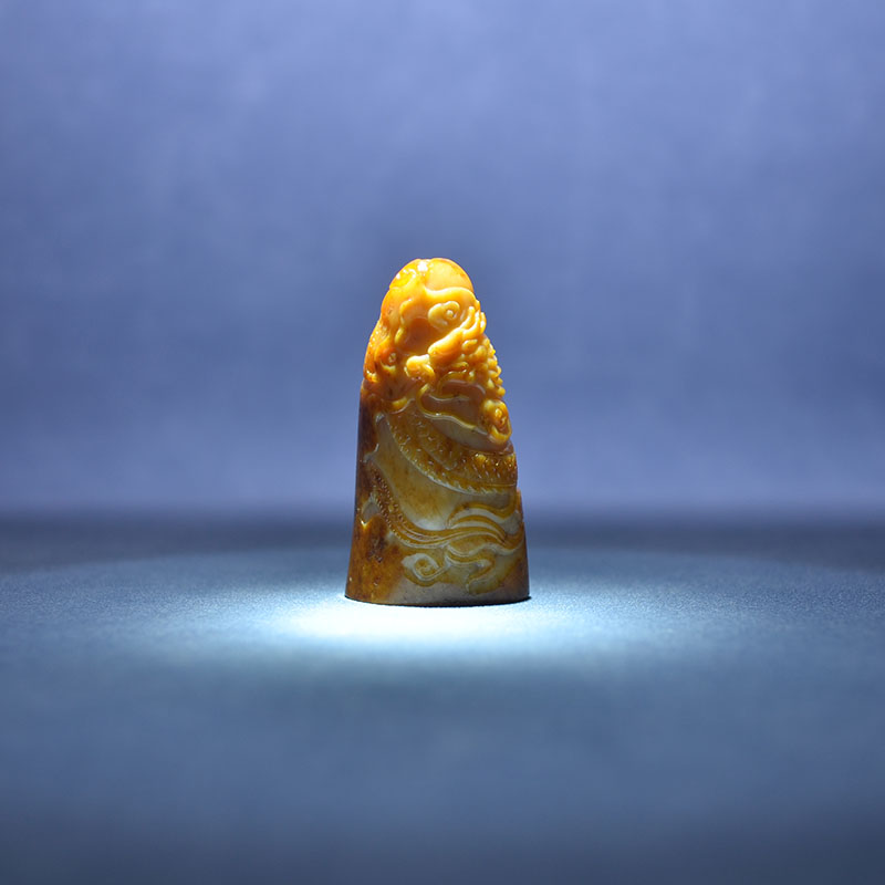 致敬708090新疆和田玉秋梨黑皮黄沁白玉独籽料盘龙印章书画章把件