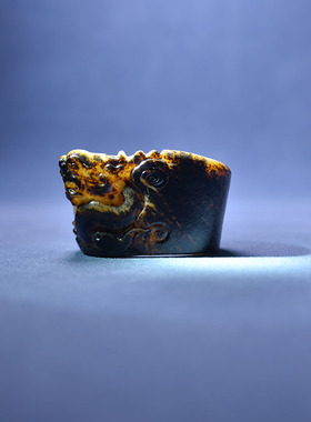 内径20黑皮白玉籽料螭龙扳指戒指