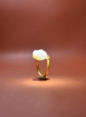 内径17洒金皮白玉独籽料镶金戒指