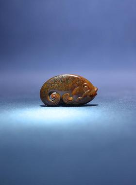 和田玉黑皮黄沁籽料鲤鱼挂坠手牌